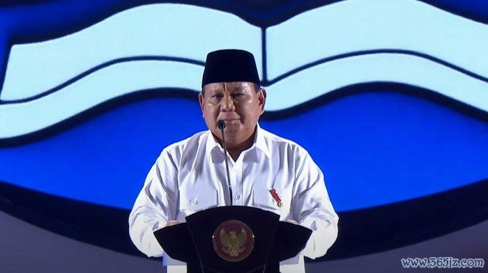 Prabowo menangis saat pidato di hari Guru Nasional (dok. YouTube Setpres)